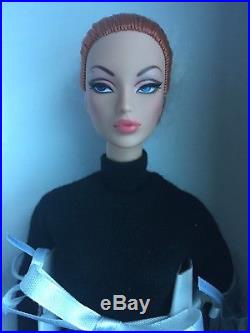 2014 FR Integrity GLOSS Dial V For Victoire Roux Fashion Royalty Doll Giftset