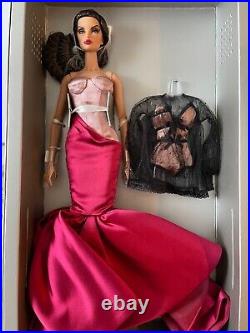 Enamorada Natalia Fatale Fashion Royalty W Club Exclusive NRFB Complete Doll