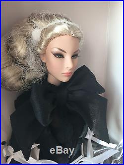 Fashion Royalty Giselle Diefendorf Sensuous Affair Dressed Doll