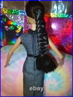 Fashion Royalty Integrity Toys Style Notes Isha Doll Light Honey Skin