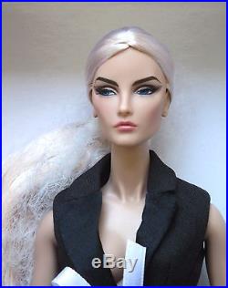 Fashion Royalty Intrigue Elise Gloss Convention Centerpiece MINT