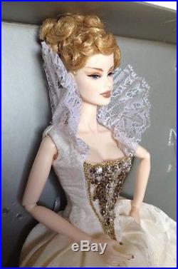 Fashion Royalty Queen V Dollybird Doll Veronique LE 400 Mint Condition