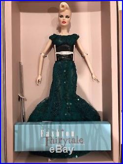 Fashion Royalty Sea Devil Veronique Dressed Doll