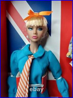 Glad All Over Poppy Parker Gift-set Doll The Swinging London Collection
