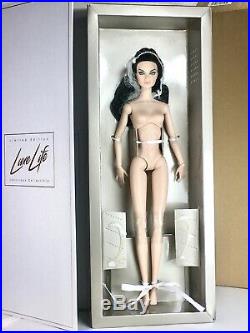 Poppy Parker Chiller Thriller Luxe Life Convention Nude Doll & Stand
