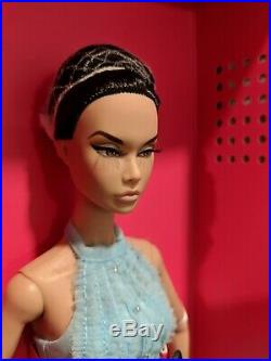 Poppy Parker Love is Blue Doll NRFB 2019 Integrity Toys Convention Centerpiece