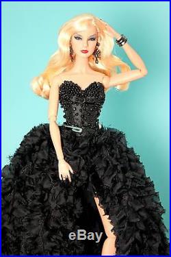 RARE Giselle DARK ROMANCE Nu Face DRESSED Fashion Royalty Doll Integrity Toy