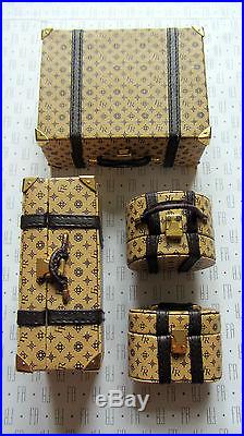 Rare Fashion Royalty FR Suitcase Luggage Complete Set For 12 Dolls