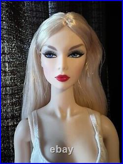Sneak Peek Close Up Eden Blair Doll Nuface Cinematic Convention Integrity Toys